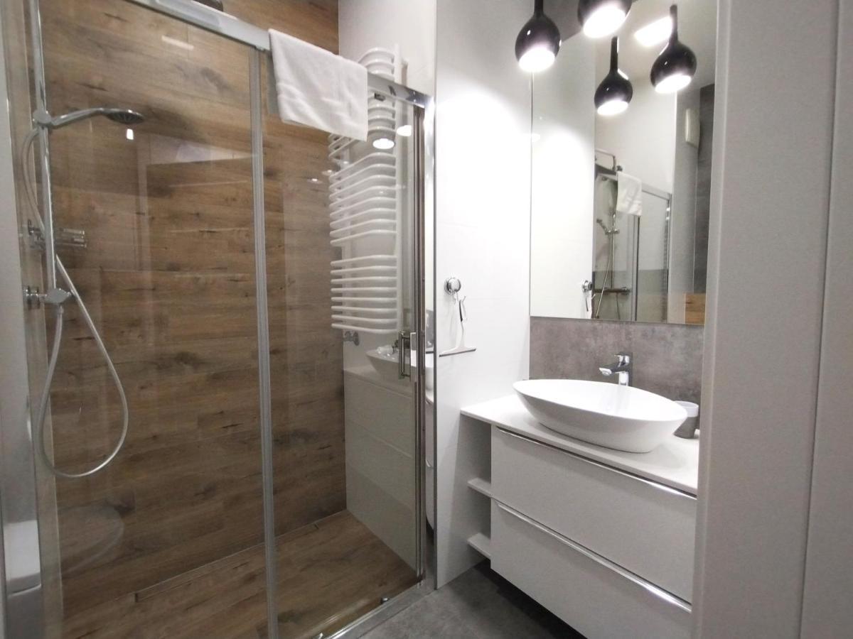 Prymasa Tysiaclecia 83A City Center Viev Sperate Bedroom By Perfect Apart 530 Varşova Dış mekan fotoğraf